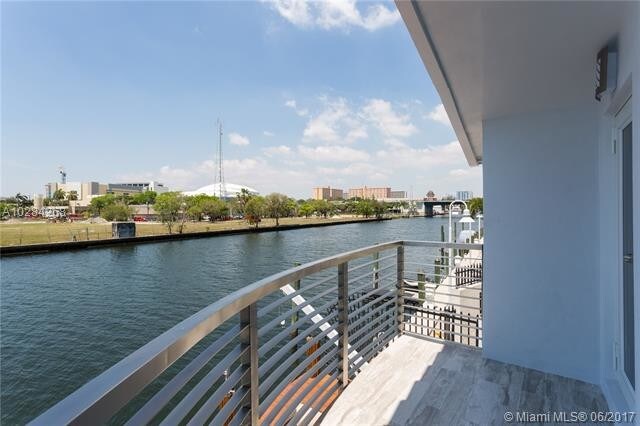 1044 NW North River Dr in Miami, FL - Building Photo - Building Photo