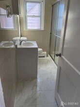 60 Linden St in Carteret, NJ - Building Photo - Building Photo