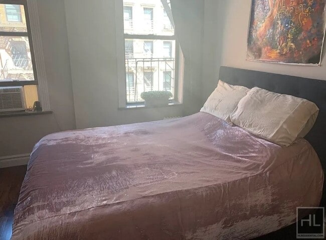 W 14TH ST., Unit 2A in New York, NY - Building Photo - Building Photo