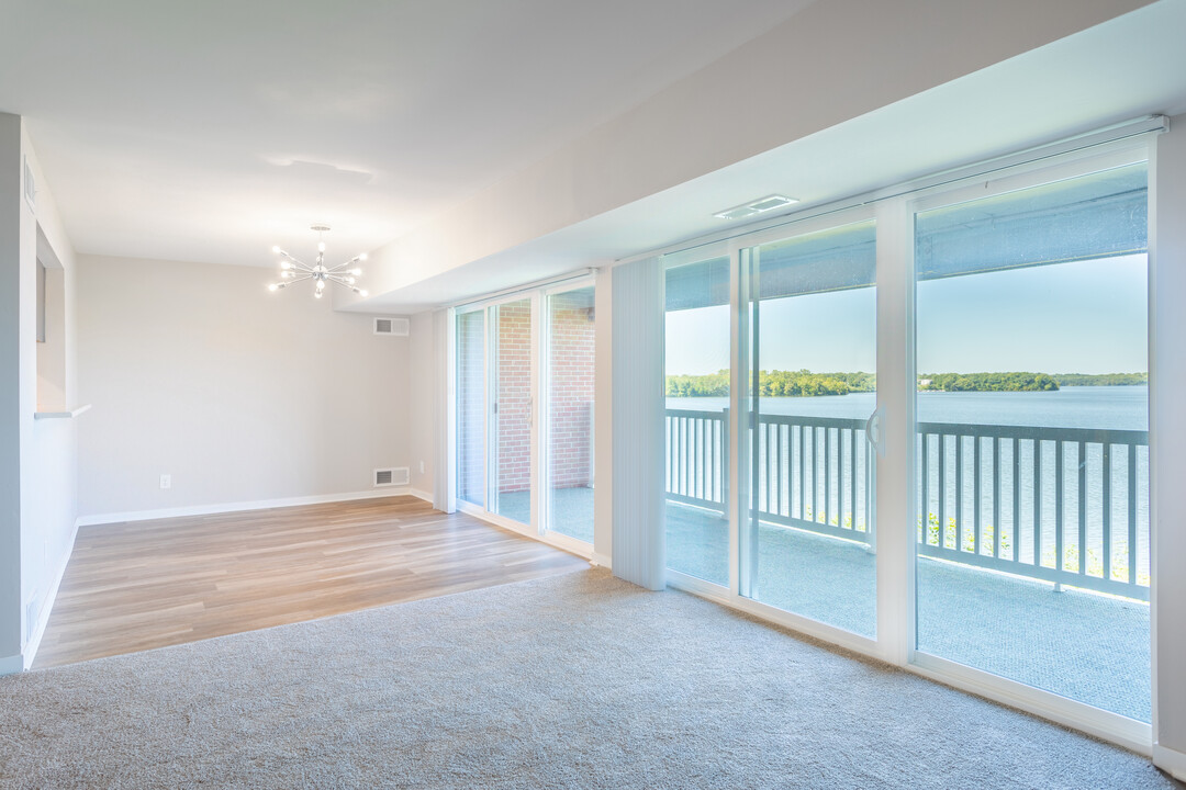 The Lake Shore Apartments in Ypsilanti, MI - Building Photo