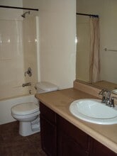 3338 N Linda Vista St in Visalia, CA - Building Photo - Building Photo