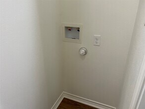 1231 Sycamore Ave in Huntsville, TX - Building Photo - Building Photo