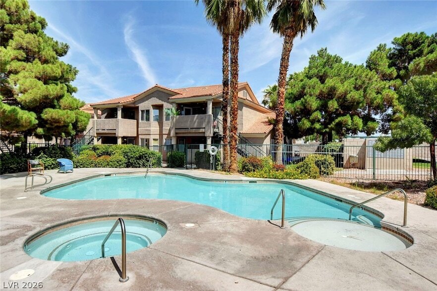 2216 Benmore St, Unit 202 in Las Vegas, NV - Foto de edificio