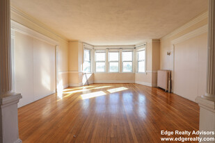 1705 Commonwealth Ave, Unit 6 in Boston, MA - Building Photo - Building Photo