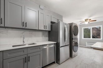 104 Maple Ave in Rye, NY - Building Photo - Building Photo