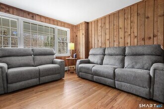 15 Flat Rock Dr in Ridgefield, CT - Building Photo - Building Photo