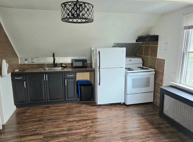 127 Garden St in Copiague, NY - Building Photo - Building Photo