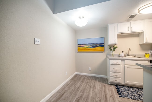 Villa Serena Apartments