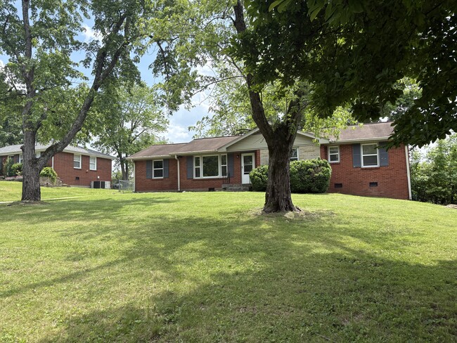 property at 2405 Ridgeland Dr