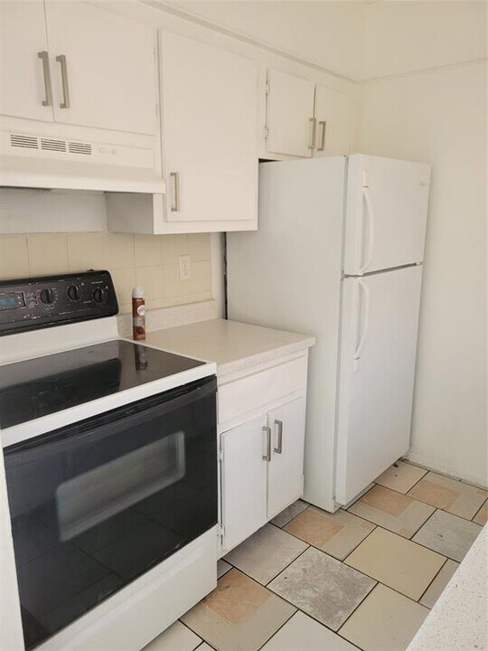 3931 NW 30th Ter, Unit 3 in Lauderdale Lakes, FL - Foto de edificio