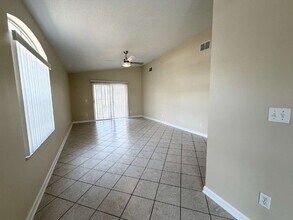 9226 Estrada Pl in New Port Richey, FL - Building Photo - Building Photo