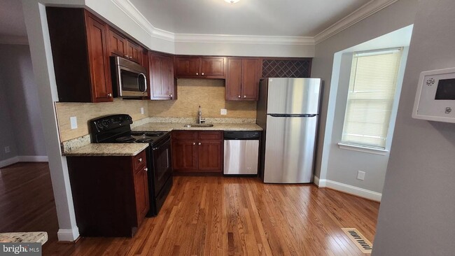 6044 St Moritz Dr in Temple Hills, MD - Building Photo - Building Photo