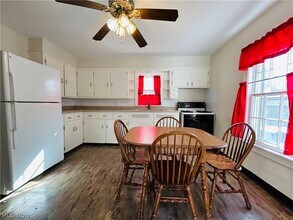 1828 4th St in Cuyahoga Falls, OH - Building Photo - Building Photo