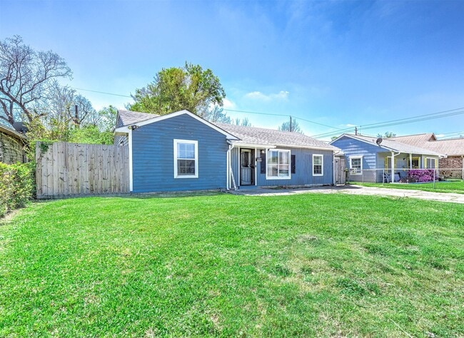 3910 Luca St in Houston, TX - Foto de edificio - Building Photo