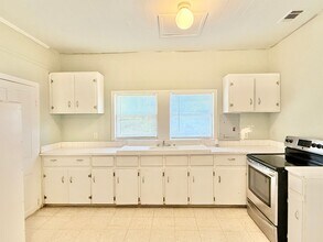 218 Seamarge Ln in Pensacola, FL - Foto de edificio - Building Photo