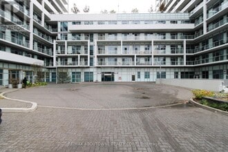 65 Speers Rd in Oakville, ON - Building Photo - Building Photo