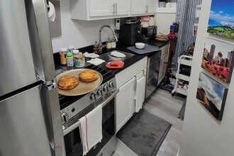 648 W Roscoe St, Unit 648-Garden in Chicago, IL - Foto de edificio - Building Photo