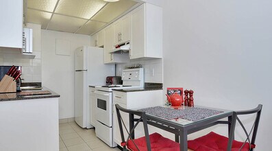 English Bay Tower in Vancouver, BC - Building Photo - Building Photo