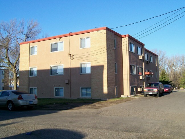The Heights Apartments in Fridley, MN - Building Photo - Building Photo