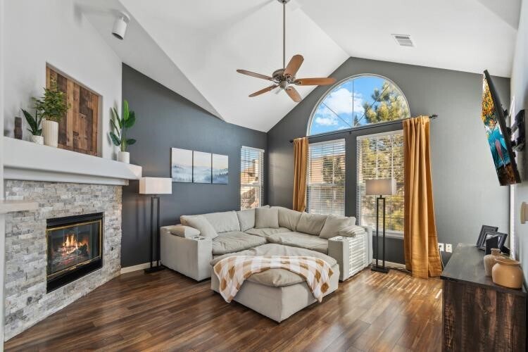 3912 S Carson St in Aurora, CO - Building Photo