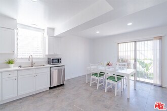 1017 S Bedford St in Los Angeles, CA - Building Photo - Building Photo