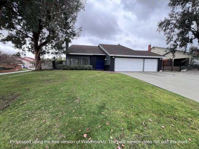 property at 2190 Trafalgar Ave