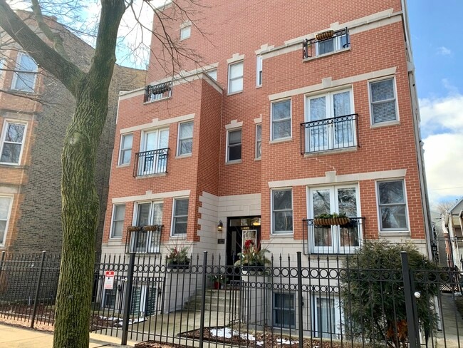 property at 3122 N Seminary Ave