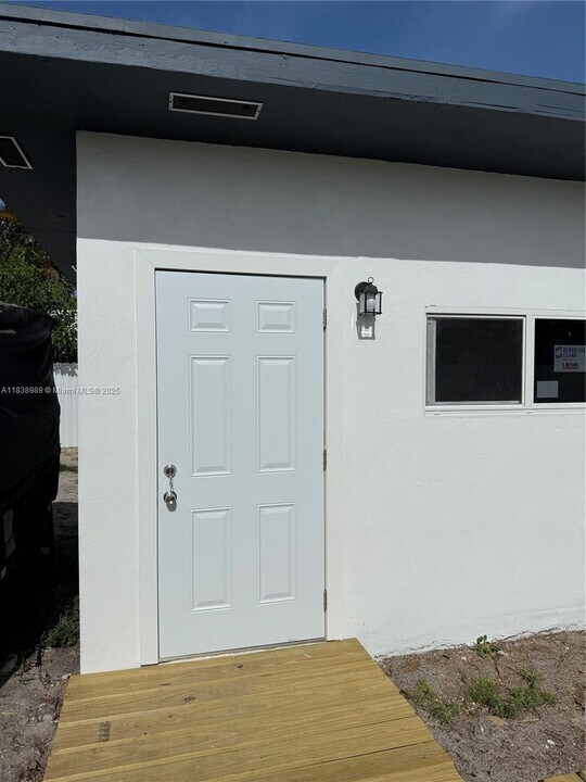 5449 E 4th Ave in Hialeah, FL - Building Photo