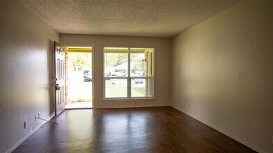 104 Nicole Cove in Round Rock, TX - Building Photo - Building Photo