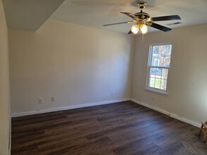 1165 Greens Rd in Chattanooga, TN - Foto de edificio - Building Photo