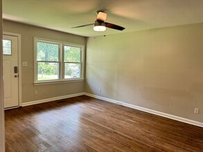 907 Elwood Dr in Clarksville, TN - Building Photo - Building Photo