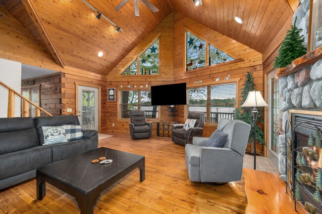 5000 Gahan St NE in Rockford, MI - Building Photo - Building Photo