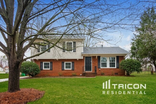 9926 Rockmeadow Dr in Charlotte, NC - Building Photo - Building Photo