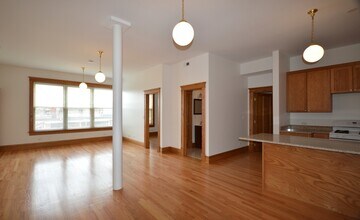 3406 N Sheffield Ave in Chicago, IL - Building Photo - Building Photo