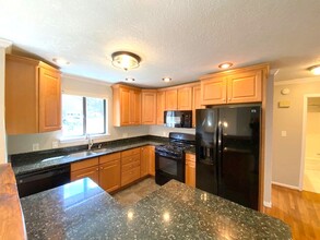 19 Village Ct in Weaverville, NC - Foto de edificio - Building Photo