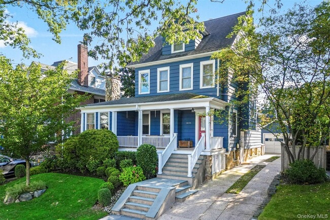 property at 5 Gerlach Pl