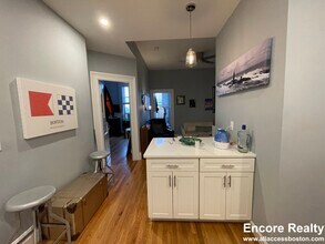 482 Beacon St, Unit 3R in Boston, MA - Building Photo - Building Photo