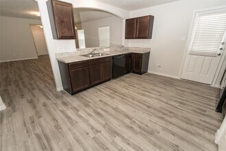 3107 Right Way in Kingwood, TX - Building Photo - Building Photo