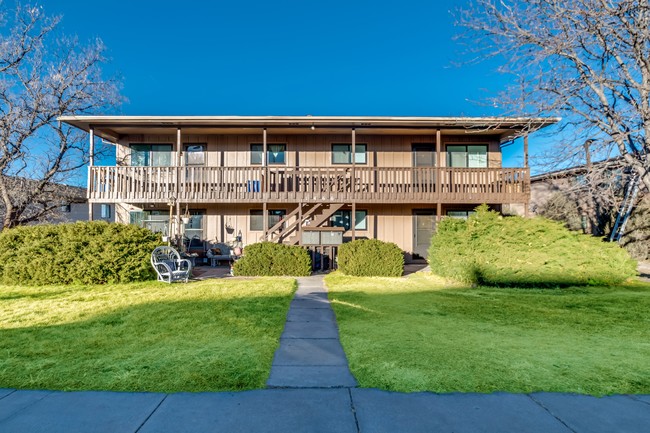 Redwood Terrace in Colorado Springs, CO - Building Photo - Building Photo