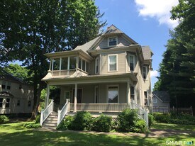 380 N Main St in Suffield, CT - Building Photo