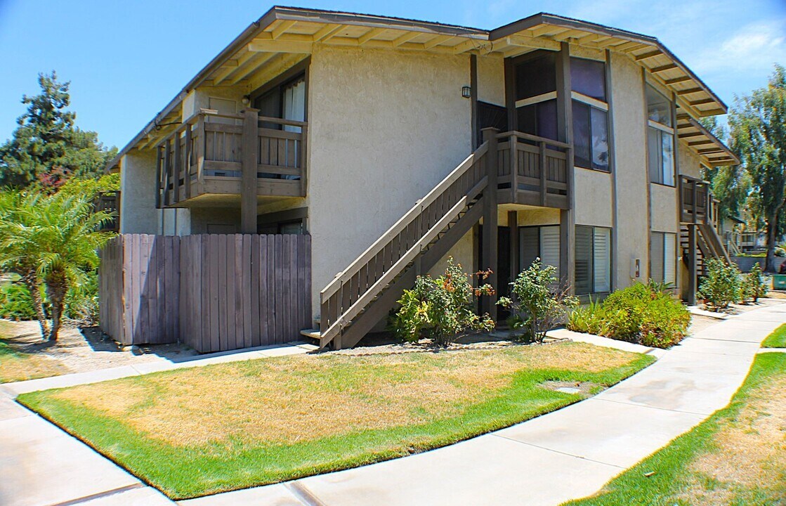 1150 S Meadow Ln in Colton, CA - Building Photo