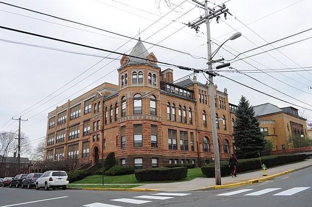 251 Court St in Middletown, CT - Building Photo