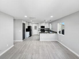 2452 E Ingersoll St in San Diego, CA - Building Photo