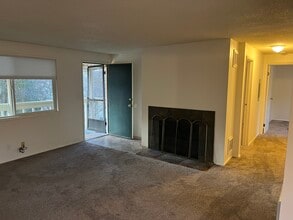 567 Fairview St, Unit 2 in Ashland, OR - Building Photo - Building Photo