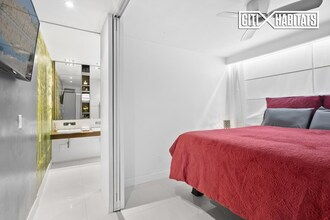 529 W 42nd St-Unit -8N in New York, NY - Building Photo - Building Photo