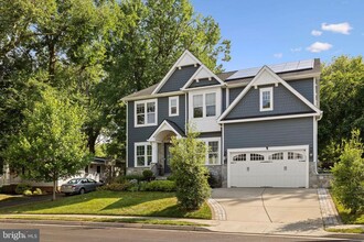 1003 Hillcrest Dr SW in Vienna, VA - Building Photo - Building Photo