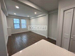 11 Peterborough St, Unit 23CP in Boston, MA - Foto de edificio - Building Photo