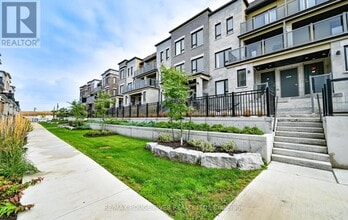 6C Lookout Dr in Bowmanville, ON - Building Photo - Building Photo