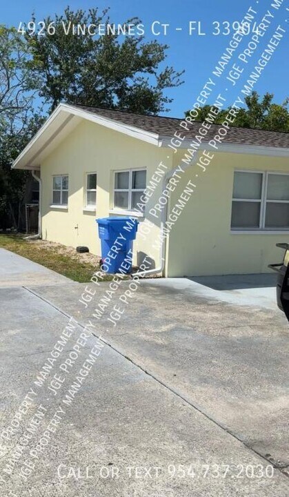 4926 Vincennes Ct in Cape Coral, FL - Building Photo