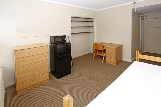 5540 Hyde Park by 3L Living in Chicago, IL - Building Photo - Interior Photo